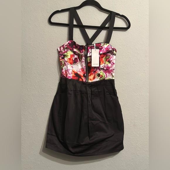 NWT Lucy Paris with a zipper down the fron Floral and Black mini Dress - Picture 1 of 17